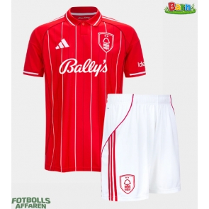 Nottingham Forest Hemmaställ Barn 2025-26 Kortärmad (+ Korta byxor)